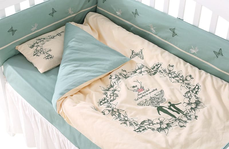 Victorian 8 Piece Baby Bedding Crib Set