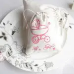 Free shipping 24pcs/lot "it's a boy" white burlap gifts bags blue baby car birthday candy gifts bags baby shower favors - Image 2