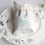 Free shipping 24pcs/lot "it's a boy" white burlap gifts bags blue baby car birthday candy gifts bags baby shower favors